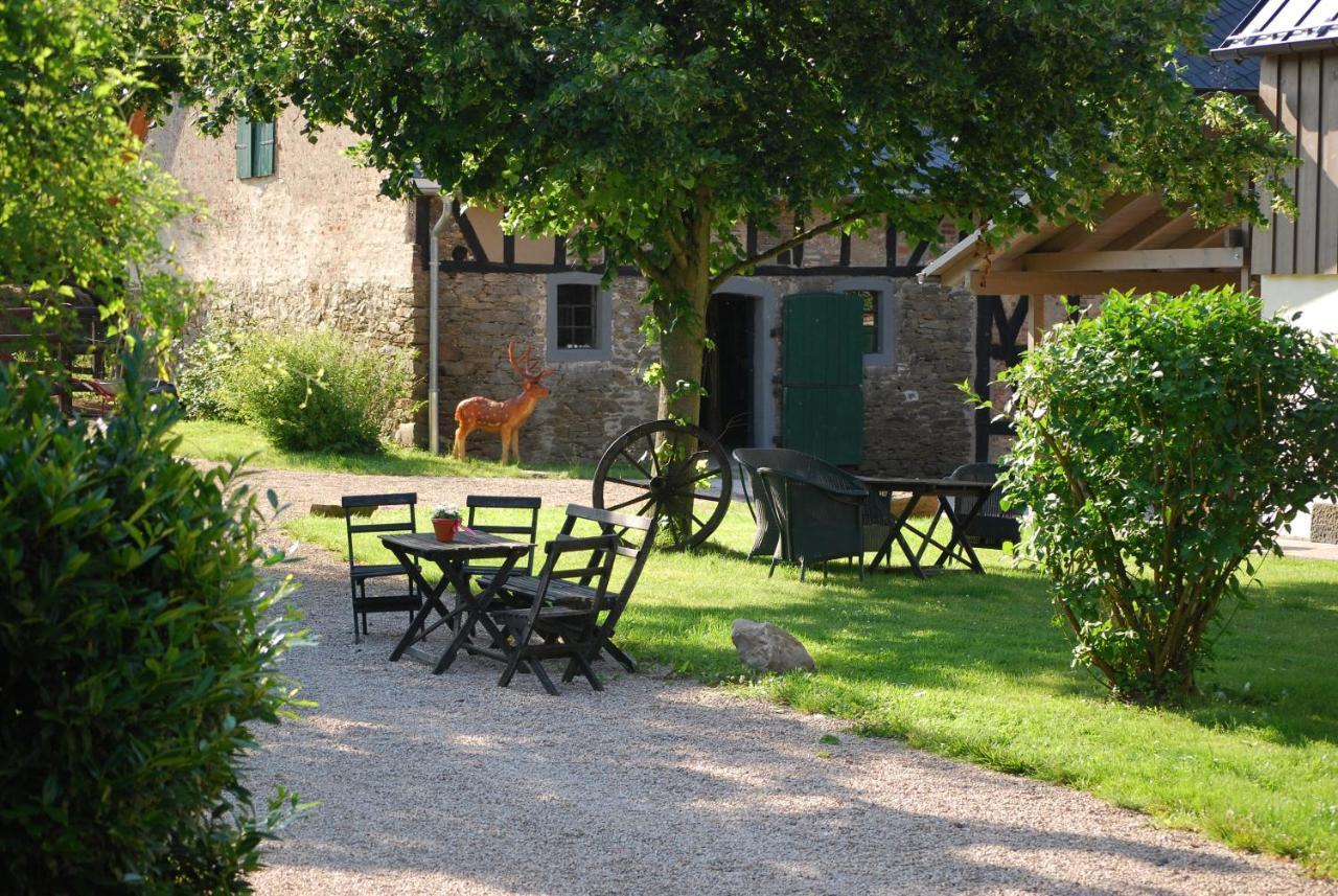 Hof Liebeneck Bed & Breakfast Osterspai Екстериор снимка